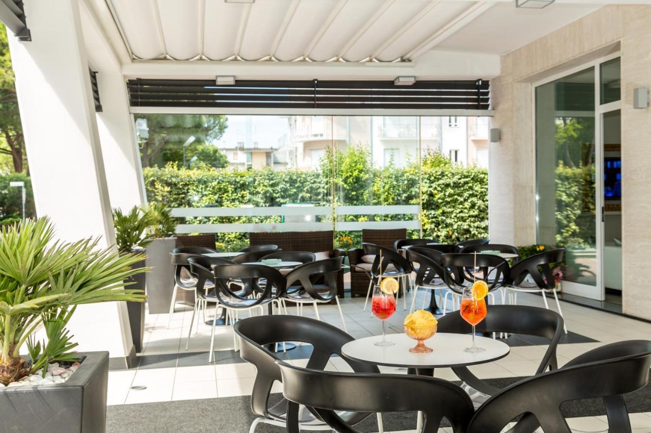 Hotel & Aparthotel Carinthia S Lido di Jesolo Exterior foto
